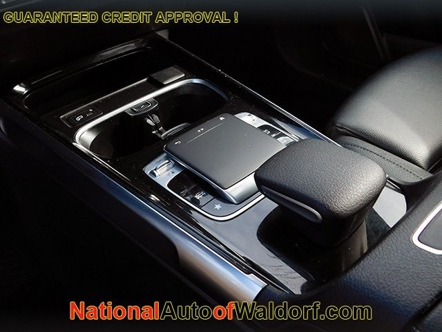 Mercedes-Benz GLB Vehicle Image 20