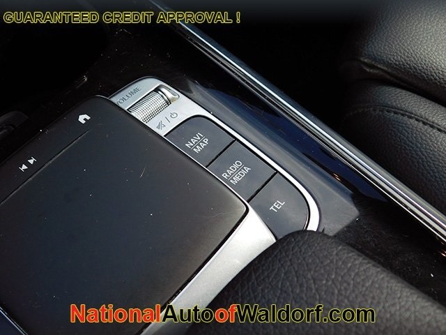 Mercedes-Benz GLB Vehicle Image 21