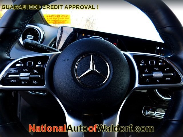 Mercedes-Benz GLB Vehicle Image 22