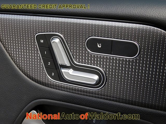 Mercedes-Benz GLB Vehicle Image 25