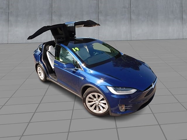 Tesla Model X Vehicle Image 02