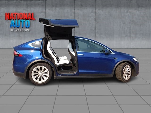 Tesla Model X Vehicle Image 03