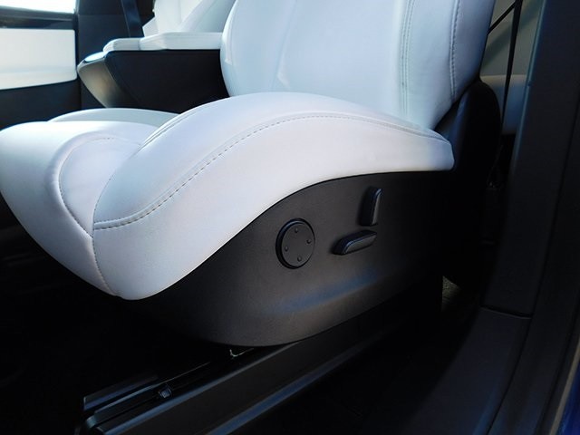 Tesla Model X Vehicle Image 16
