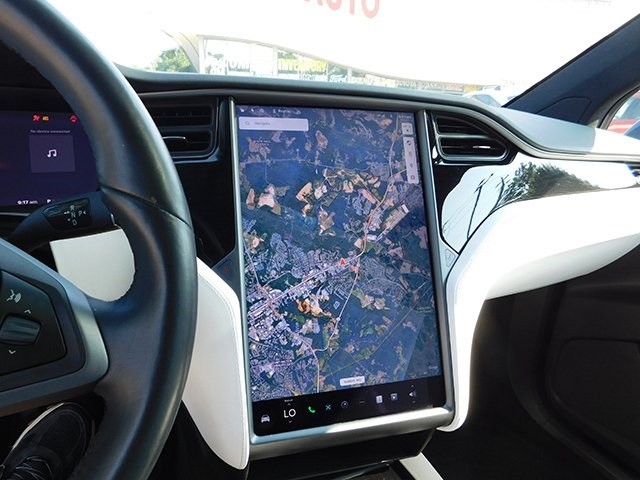 Tesla Model X Vehicle Image 18