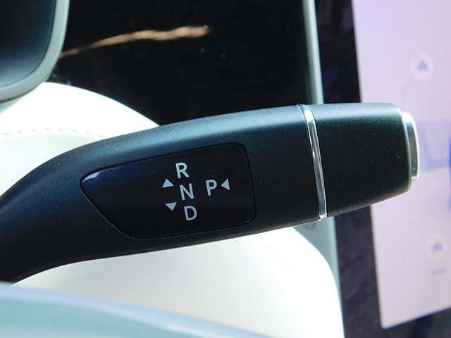 Tesla Model X Vehicle Image 23