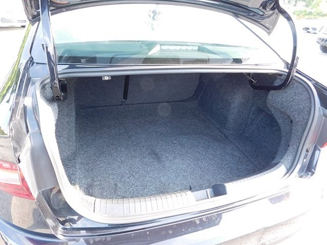 Volkswagen Jetta GLI Vehicle Image 07