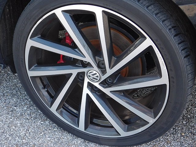Volkswagen Jetta GLI Vehicle Image 08