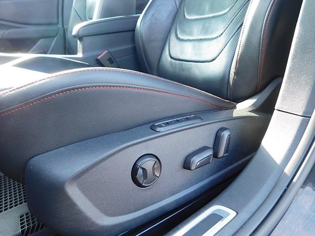 Volkswagen Jetta GLI Vehicle Image 15