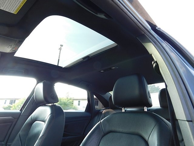 Volkswagen Jetta GLI Vehicle Image 16