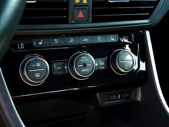 Volkswagen Jetta GLI Vehicle Image 19