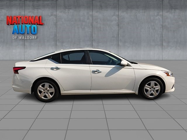 Nissan Altima Vehicle Image 03