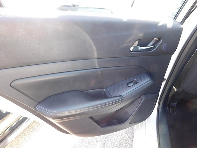 Nissan Altima Vehicle Image 07