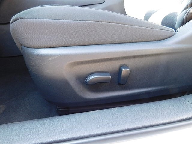 Nissan Altima Vehicle Image 12