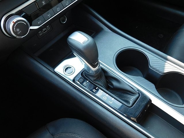 Nissan Altima Vehicle Image 15