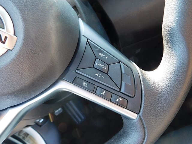 Nissan Altima Vehicle Image 16