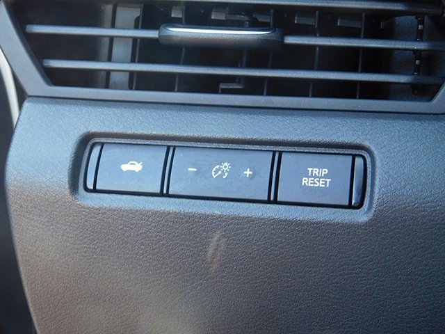 Nissan Altima Vehicle Image 18