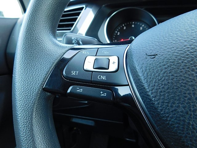 Volkswagen Tiguan Vehicle Image 19