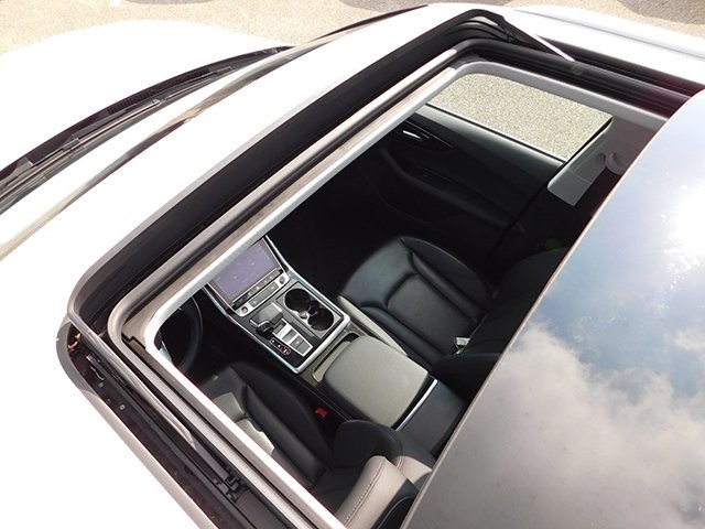 Audi Q7 Vehicle Image 11