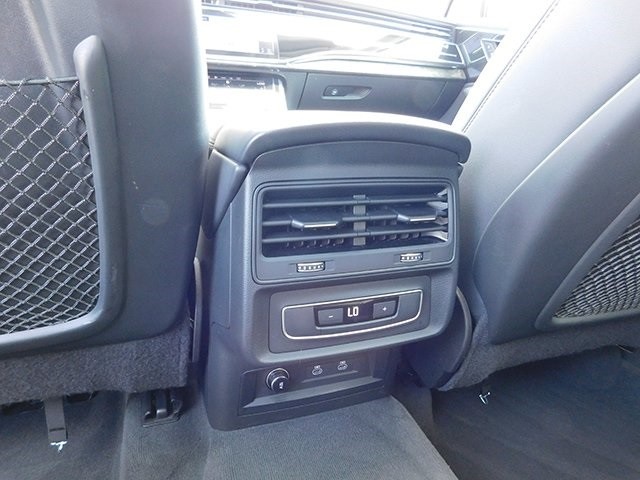 Audi Q7 Vehicle Image 14