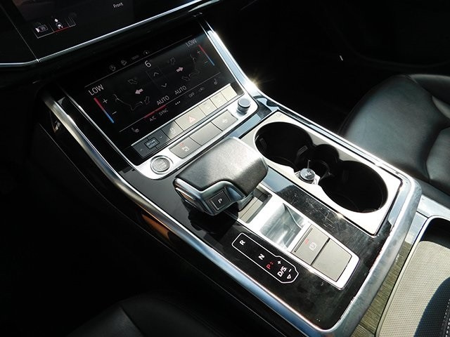 Audi Q7 Vehicle Image 23