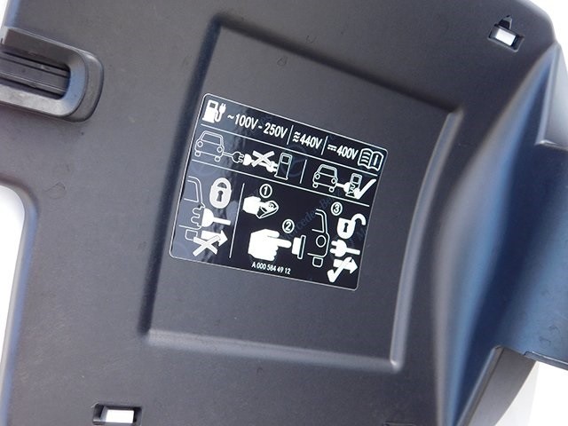 Mercedes-Benz GLE Vehicle Image 09
