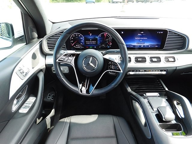 Mercedes-Benz GLE Vehicle Image 17