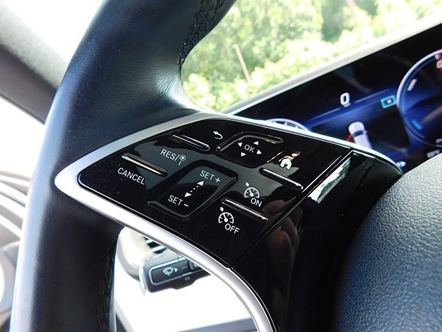 Mercedes-Benz GLE Vehicle Image 29