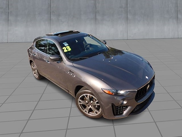 Maserati Levante Vehicle Image 02