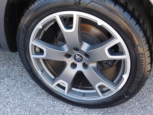 Maserati Levante Vehicle Image 08