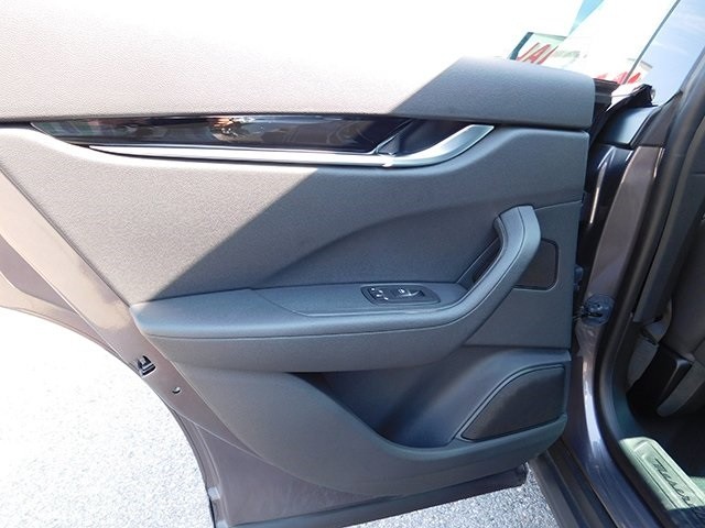 Maserati Levante Vehicle Image 10