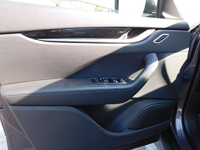 Maserati Levante Vehicle Image 14