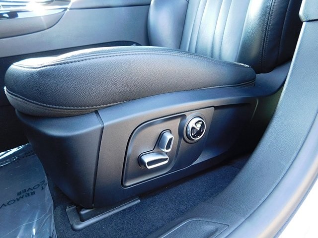 Maserati Levante Vehicle Image 17