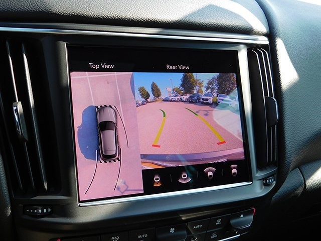 Maserati Levante Vehicle Image 20