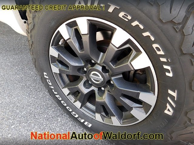 Nissan Titan Vehicle Image 09