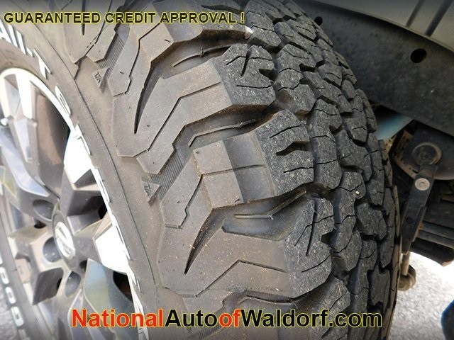 Nissan Titan Vehicle Image 10