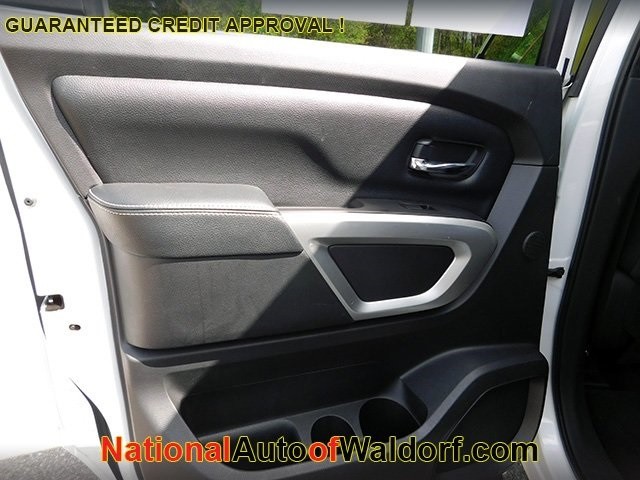 Nissan Titan Vehicle Image 12