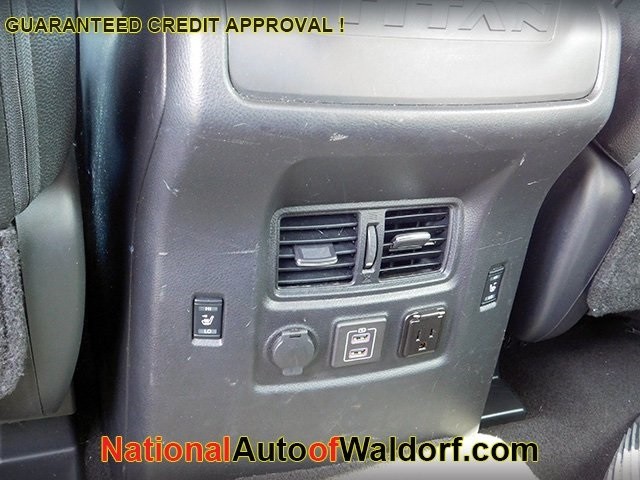 Nissan Titan Vehicle Image 14
