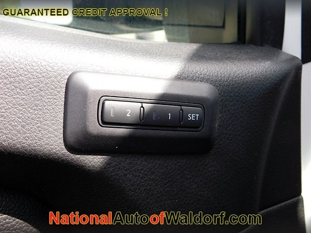 Nissan Titan Vehicle Image 17