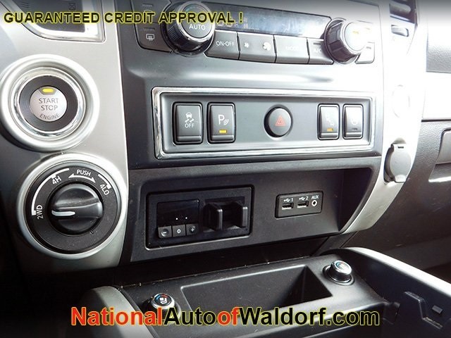 Nissan Titan Vehicle Image 23