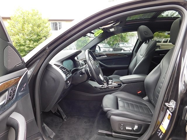 BMW X4 Vehicle Image 17