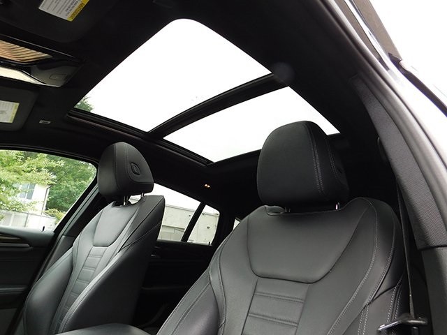 BMW X4 Vehicle Image 19