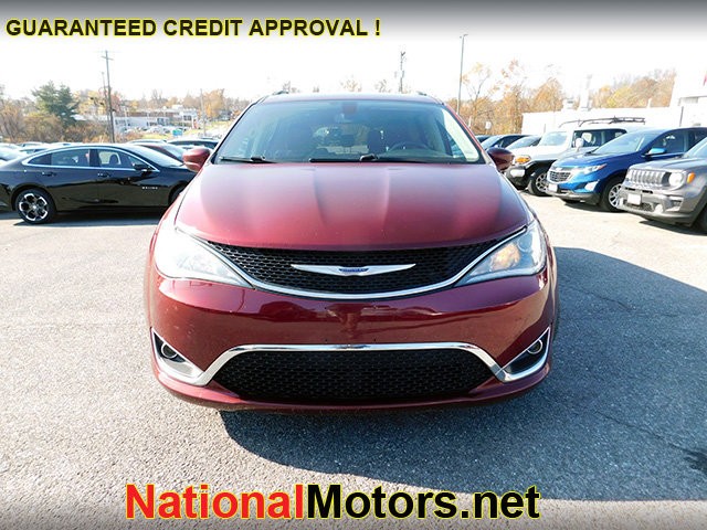 Chrysler Pacifica Vehicle Image 03