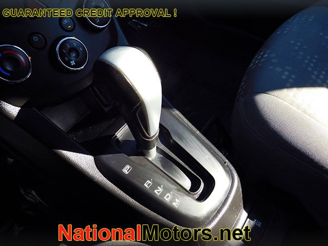 Chevrolet Sonic Vehicle Image 16
