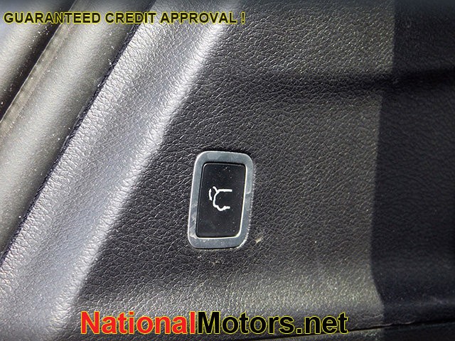 Chrysler Pacifica Vehicle Image 09