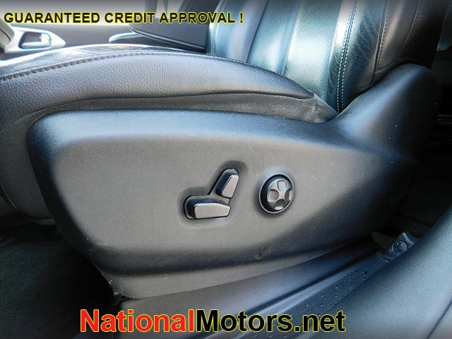 Chrysler Pacifica Vehicle Image 17