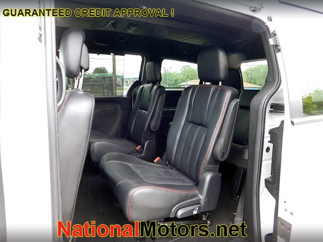 Dodge Grand Caravan Vehicle Image 10