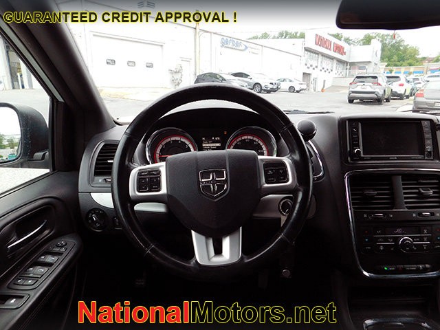 Dodge Grand Caravan Vehicle Image 12