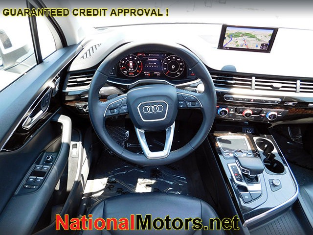 Audi Q7 Vehicle Image 18