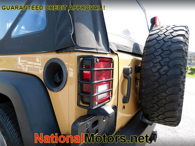 Jeep Wrangler Vehicle Image 11