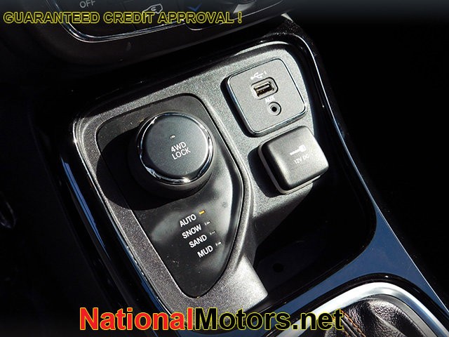 Jeep Compass Vehicle Image 20